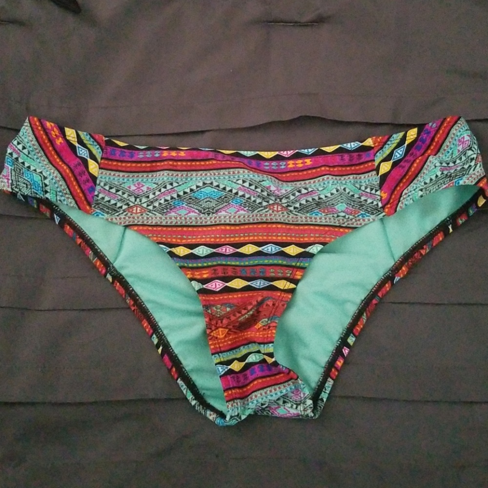 Tribal bottom!